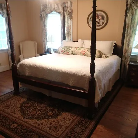 The Virginia Cliffe Inn
